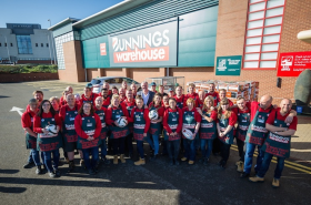 Gary Pallister with Bunnings Broadstairs team members