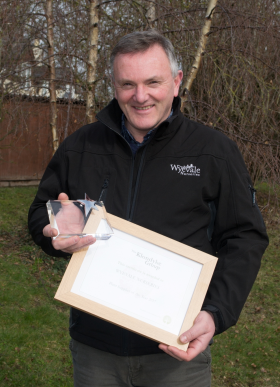 Colin Stanley from Wyevale nurseries with the Klondyke group award