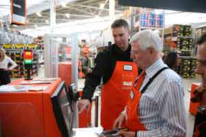 The man who put the Q in B&Q visits latest store