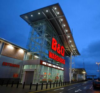 Cash in transit robbery at B&Q