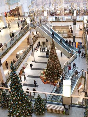 Retailers gear up for Christmas as high street strengthens in November
