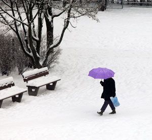 Snow sees festive footfall plummet
