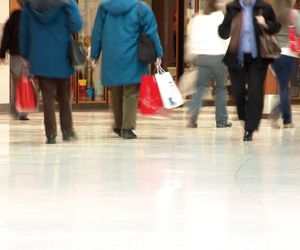 High street footfall dips but retailers hold out hope for strong Christmas