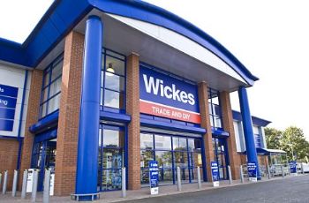 Wickes to stock Dulux paint offer