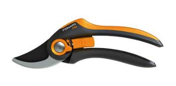 Fiskars takes pruning to an ambidextrous level