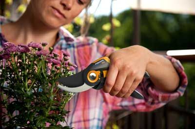 Pruning for all hands from Fiskars