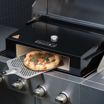 Bakerstone Box cooks pizza in a matter of minutes
