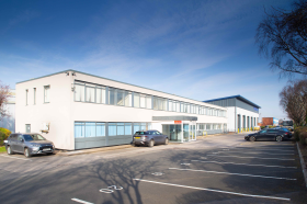 Goold Estates has let a 50,000 sq ft warehouse, office and showroom at Beecham Business Park to the UK’s leading retail tiling supplier, Tile Rite.