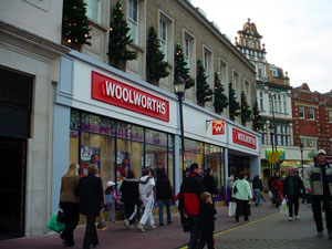 Woolworths takeover talks ongoing 
