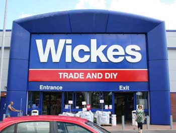 Wickes mops up sales left by demise of MFI