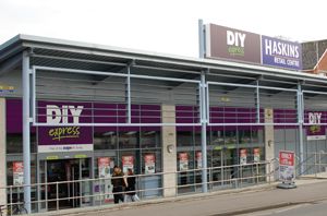 Screwfix opens first DIY store