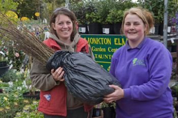 Monkton Elm GC donates saplings to worthy causes