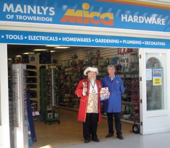 Mainlys Mica celebrates second store opening