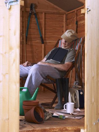 Garden Centre passes off illegal flat as a tool shed